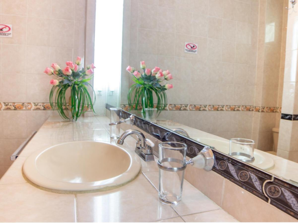 Capital O Hotel Villa Monini プエブラ エクステリア 写真